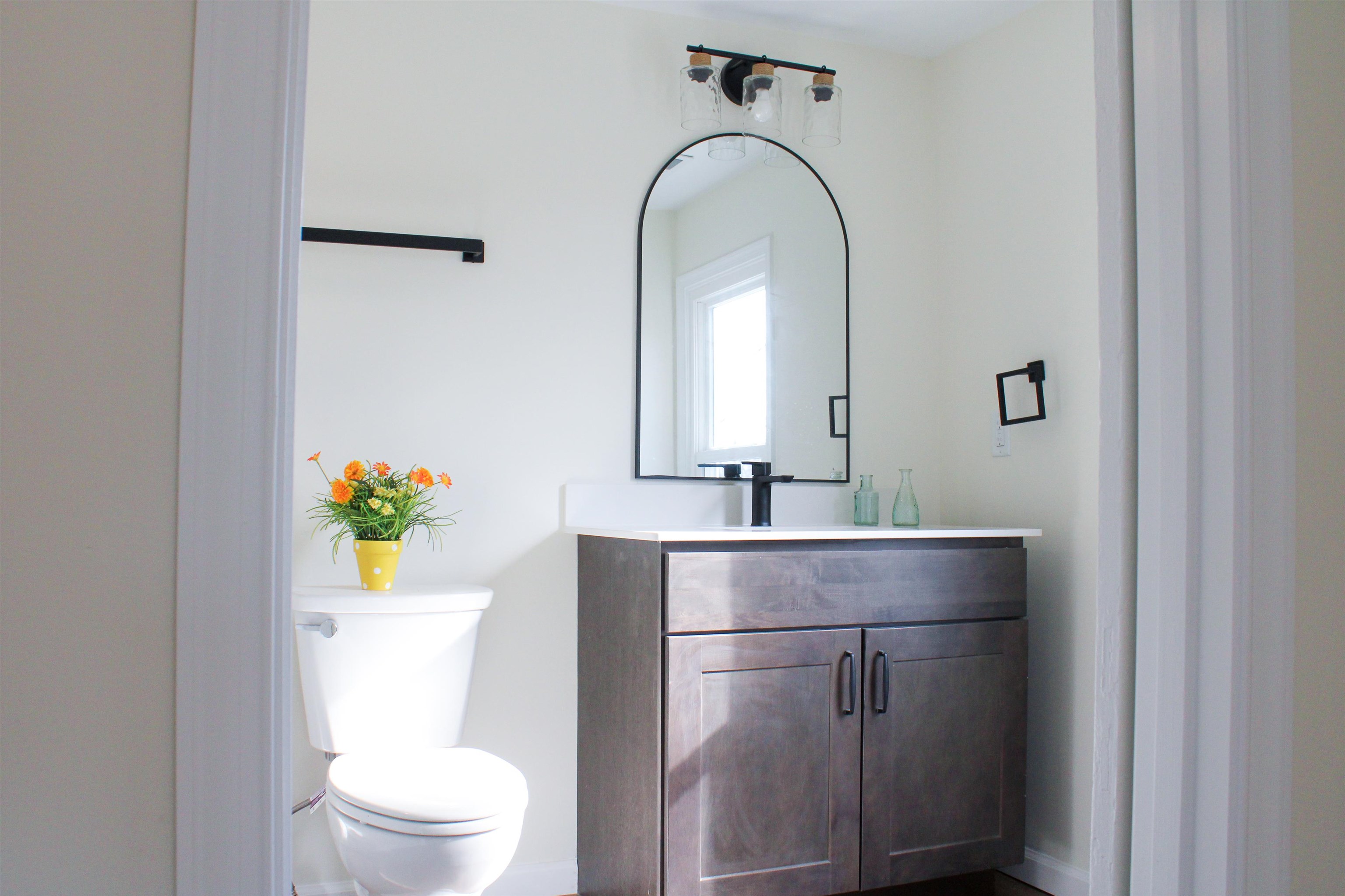 802 BURWELL AVE, STAUNTON, Virginia 24401, 2 Bedrooms Bedrooms, ,2 BathroomsBathrooms,Residential,802 BURWELL AVE,670890 MLS # 670890