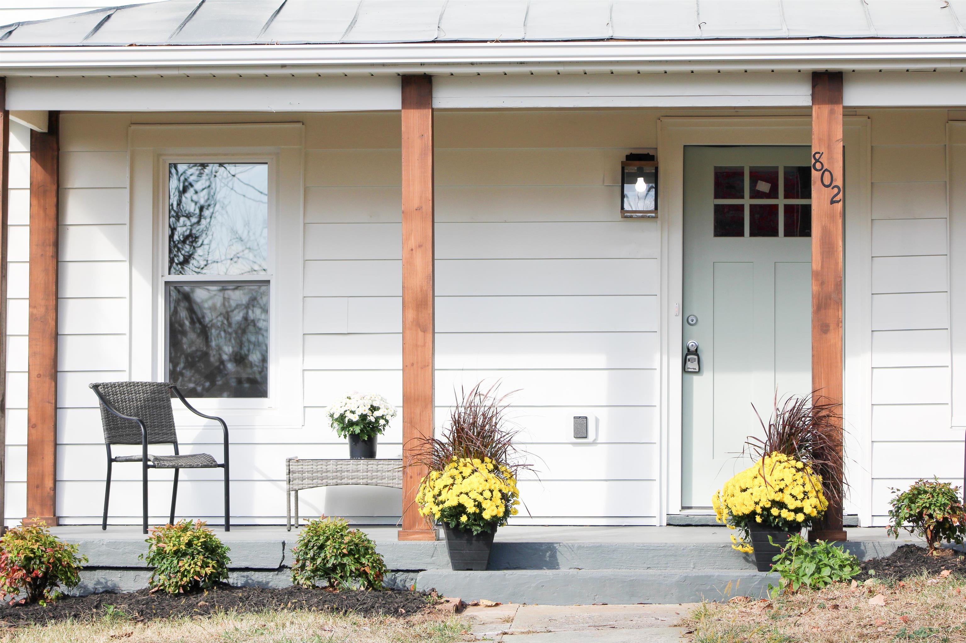 802 BURWELL AVE, STAUNTON, Virginia 24401, 2 Bedrooms Bedrooms, ,2 BathroomsBathrooms,Residential,802 BURWELL AVE,670890 MLS # 670890