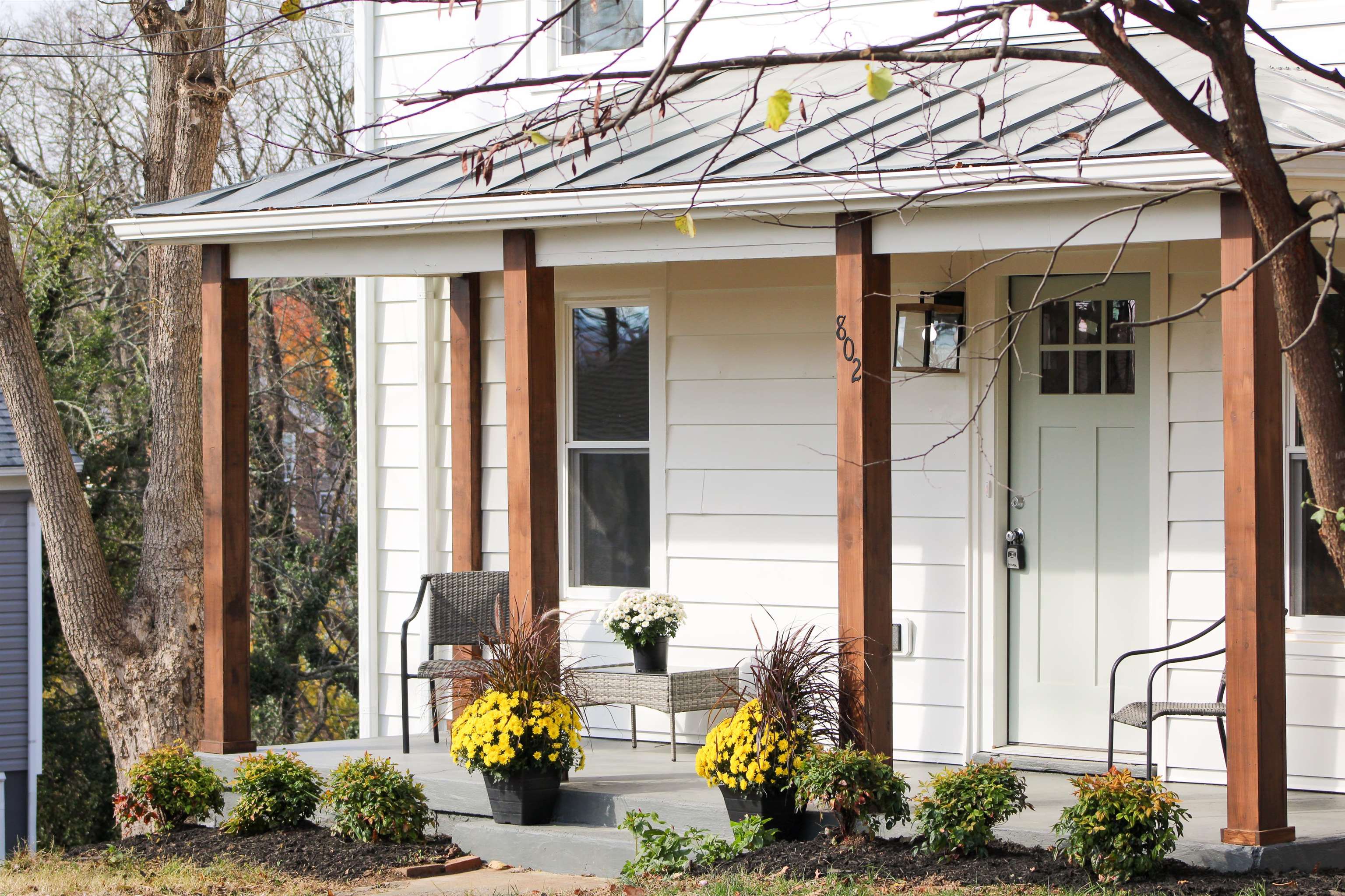 802 BURWELL AVE, STAUNTON, Virginia 24401, 2 Bedrooms Bedrooms, ,2 BathroomsBathrooms,Residential,802 BURWELL AVE,670890 MLS # 670890