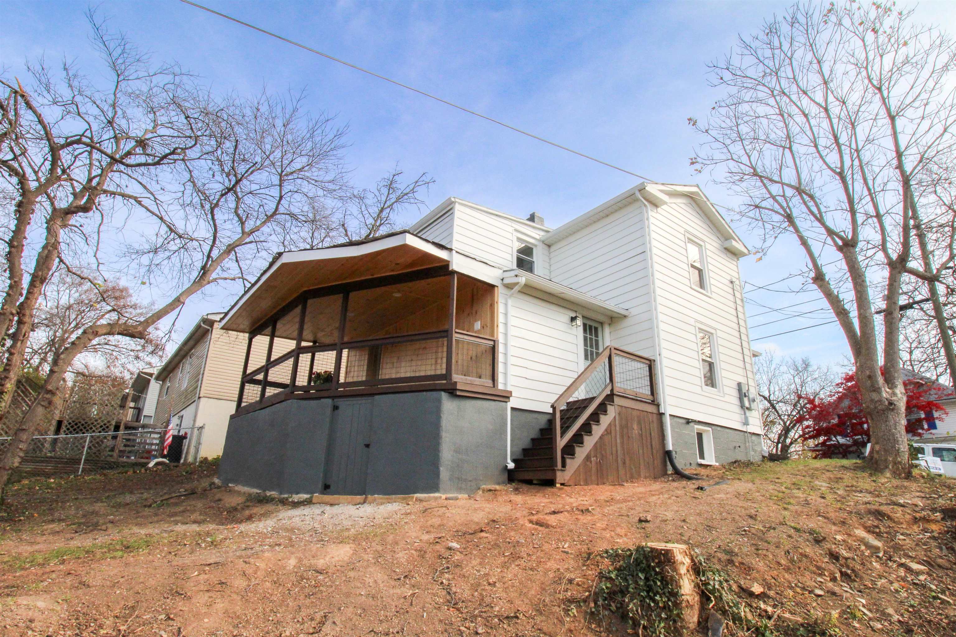 802 BURWELL AVE, STAUNTON, Virginia 24401, 2 Bedrooms Bedrooms, ,2 BathroomsBathrooms,Residential,802 BURWELL AVE,670890 MLS # 670890