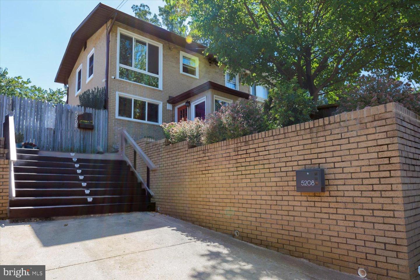 5208 10TH PL S, ARLINGTON, Virginia 22204, 2 Bedrooms Bedrooms, ,1 BathroomBathrooms,Residential,For sale,5208 10TH PL S,VAAR2063584 MLS # VAAR2063584 5208 10TH PL S, ARLINGTON, Virginia 22204, 2 Bedrooms Bedrooms, ,1 BathroomBathrooms,Residential,For sale,5208 10TH PL S,VAAR2063584 MLS # VAAR2063584