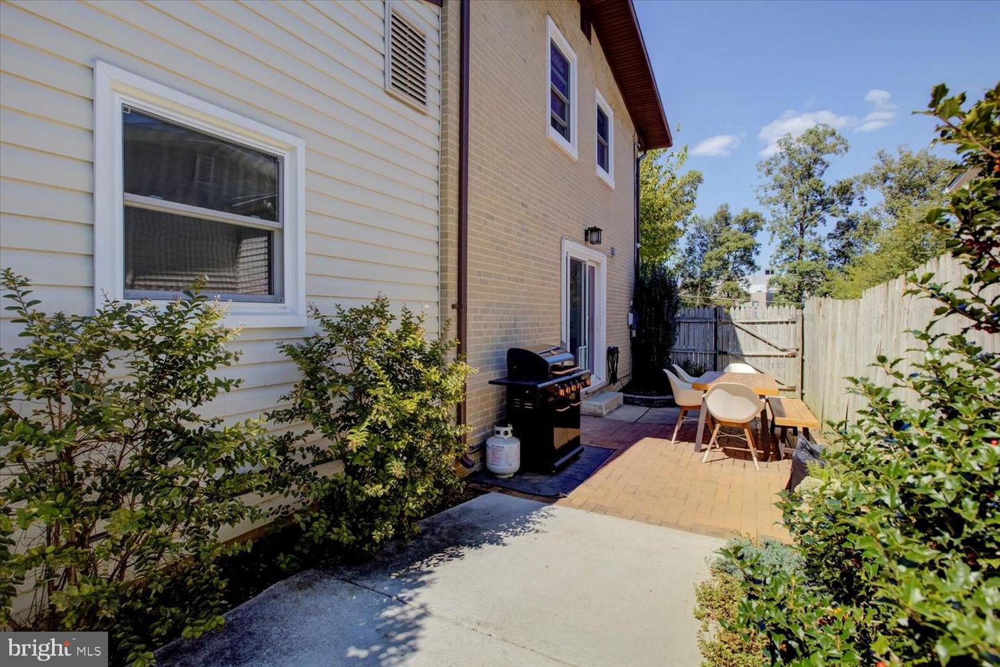 5208 10TH PL S, ARLINGTON, Virginia 22204, 2 Bedrooms Bedrooms, ,1 BathroomBathrooms,Residential,For sale,5208 10TH PL S,VAAR2063584 MLS # VAAR2063584 5208 10TH PL S, ARLINGTON, Virginia 22204, 2 Bedrooms Bedrooms, ,1 BathroomBathrooms,Residential,For sale,5208 10TH PL S,VAAR2063584 MLS # VAAR2063584