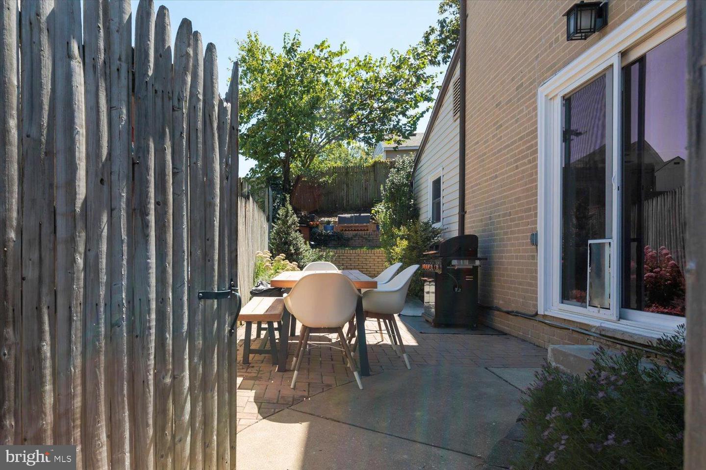 5208 10TH PL S, ARLINGTON, Virginia 22204, 2 Bedrooms Bedrooms, ,1 BathroomBathrooms,Residential,For sale,5208 10TH PL S,VAAR2063584 MLS # VAAR2063584 5208 10TH PL S, ARLINGTON, Virginia 22204, 2 Bedrooms Bedrooms, ,1 BathroomBathrooms,Residential,For sale,5208 10TH PL S,VAAR2063584 MLS # VAAR2063584