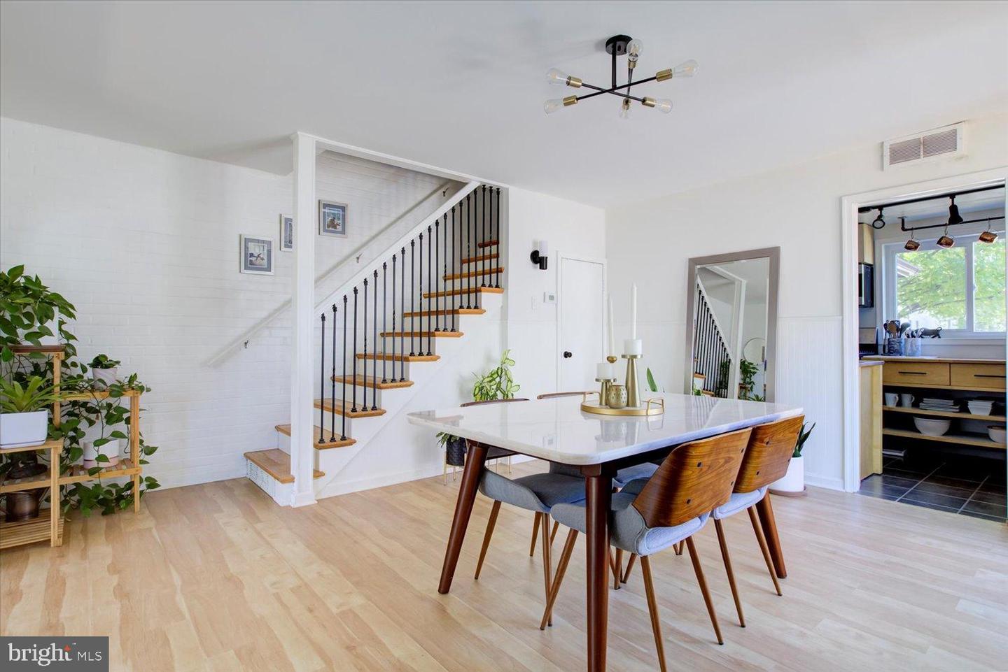 5208 10TH PL S, ARLINGTON, Virginia 22204, 2 Bedrooms Bedrooms, ,1 BathroomBathrooms,Residential,For sale,5208 10TH PL S,VAAR2063584 MLS # VAAR2063584 5208 10TH PL S, ARLINGTON, Virginia 22204, 2 Bedrooms Bedrooms, ,1 BathroomBathrooms,Residential,For sale,5208 10TH PL S,VAAR2063584 MLS # VAAR2063584