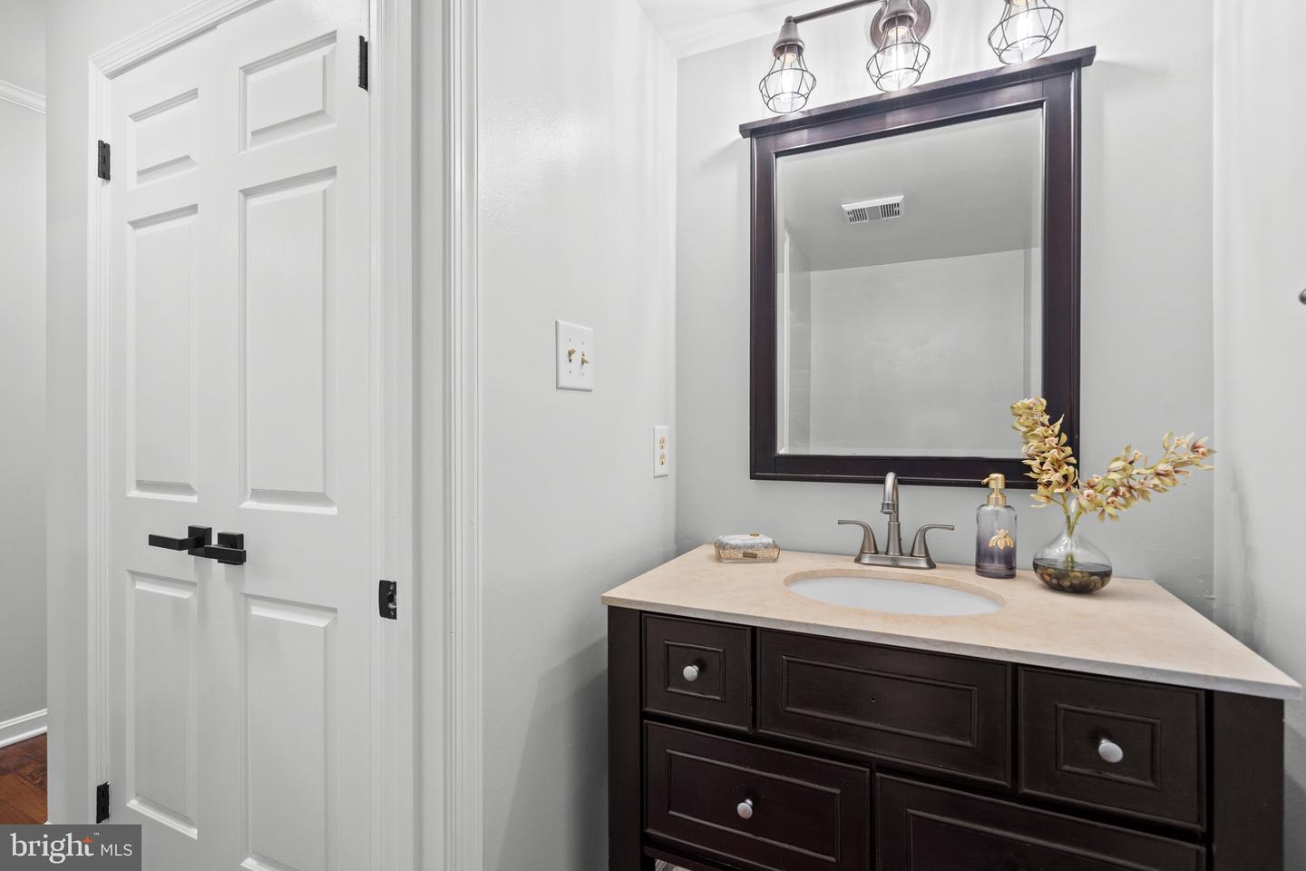 11317 EDENDERRY DR, FAIRFAX, Virginia 22030, 5 Bedrooms Bedrooms, 16 Rooms Rooms,3 BathroomsBathrooms,Residential,For sale,11317 EDENDERRY DR,VAFX2267946 MLS # VAFX2267946 11317 EDENDERRY DR, FAIRFAX, Virginia 22030, 5 Bedrooms Bedrooms, 16 Rooms Rooms,3 BathroomsBathrooms,Residential,For sale,11317 EDENDERRY DR,VAFX2267946 MLS # VAFX2267946