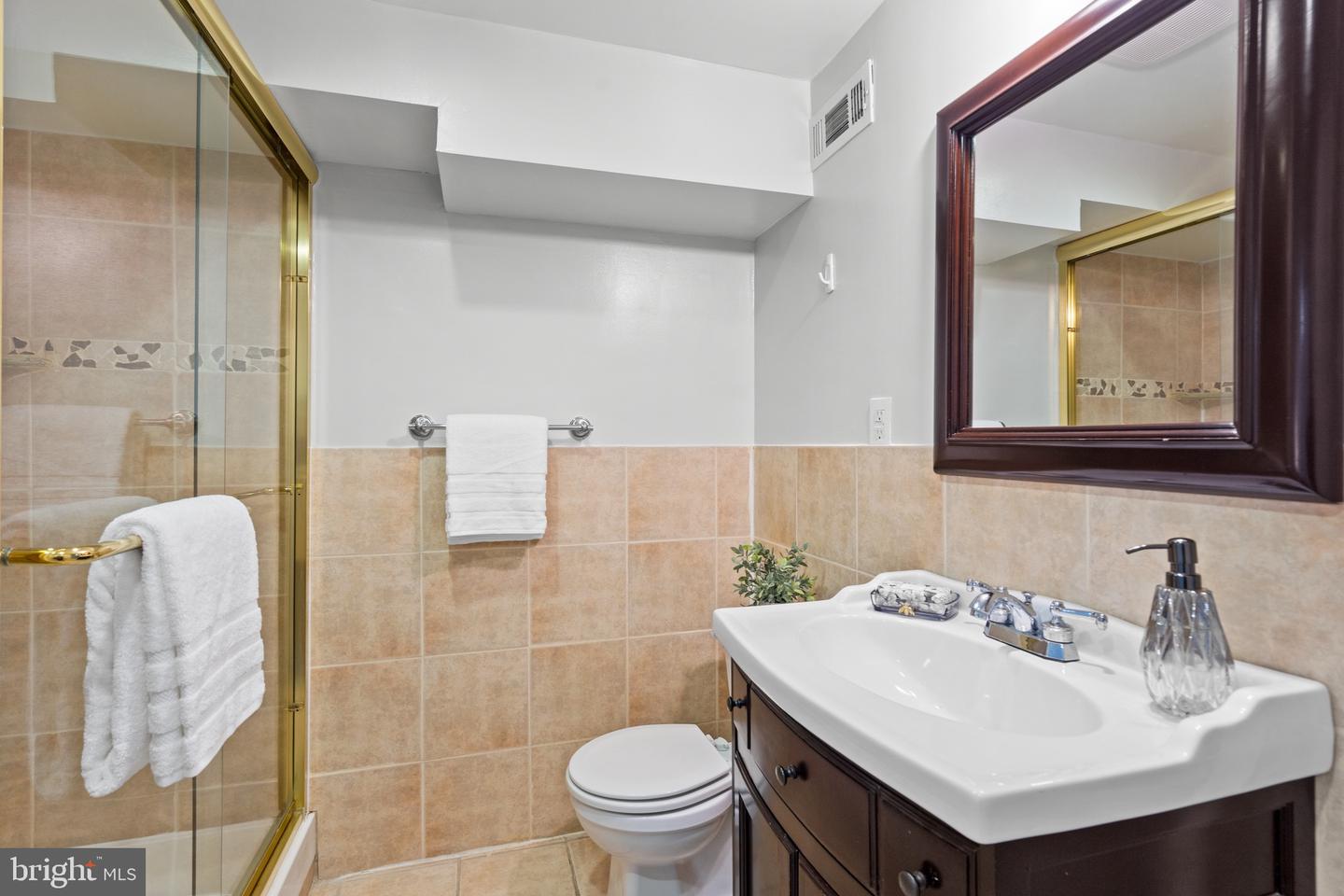 11317 EDENDERRY DR, FAIRFAX, Virginia 22030, 5 Bedrooms Bedrooms, 16 Rooms Rooms,3 BathroomsBathrooms,Residential,For sale,11317 EDENDERRY DR,VAFX2267946 MLS # VAFX2267946 11317 EDENDERRY DR, FAIRFAX, Virginia 22030, 5 Bedrooms Bedrooms, 16 Rooms Rooms,3 BathroomsBathrooms,Residential,For sale,11317 EDENDERRY DR,VAFX2267946 MLS # VAFX2267946