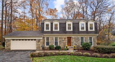 11317 EDENDERRY DR, FAIRFAX, Virginia 22030, 5 Bedrooms Bedrooms, 16 Rooms Rooms,3 BathroomsBathrooms,Residential,For sale,11317 EDENDERRY DR,VAFX2267946 MLS # VAFX2267946