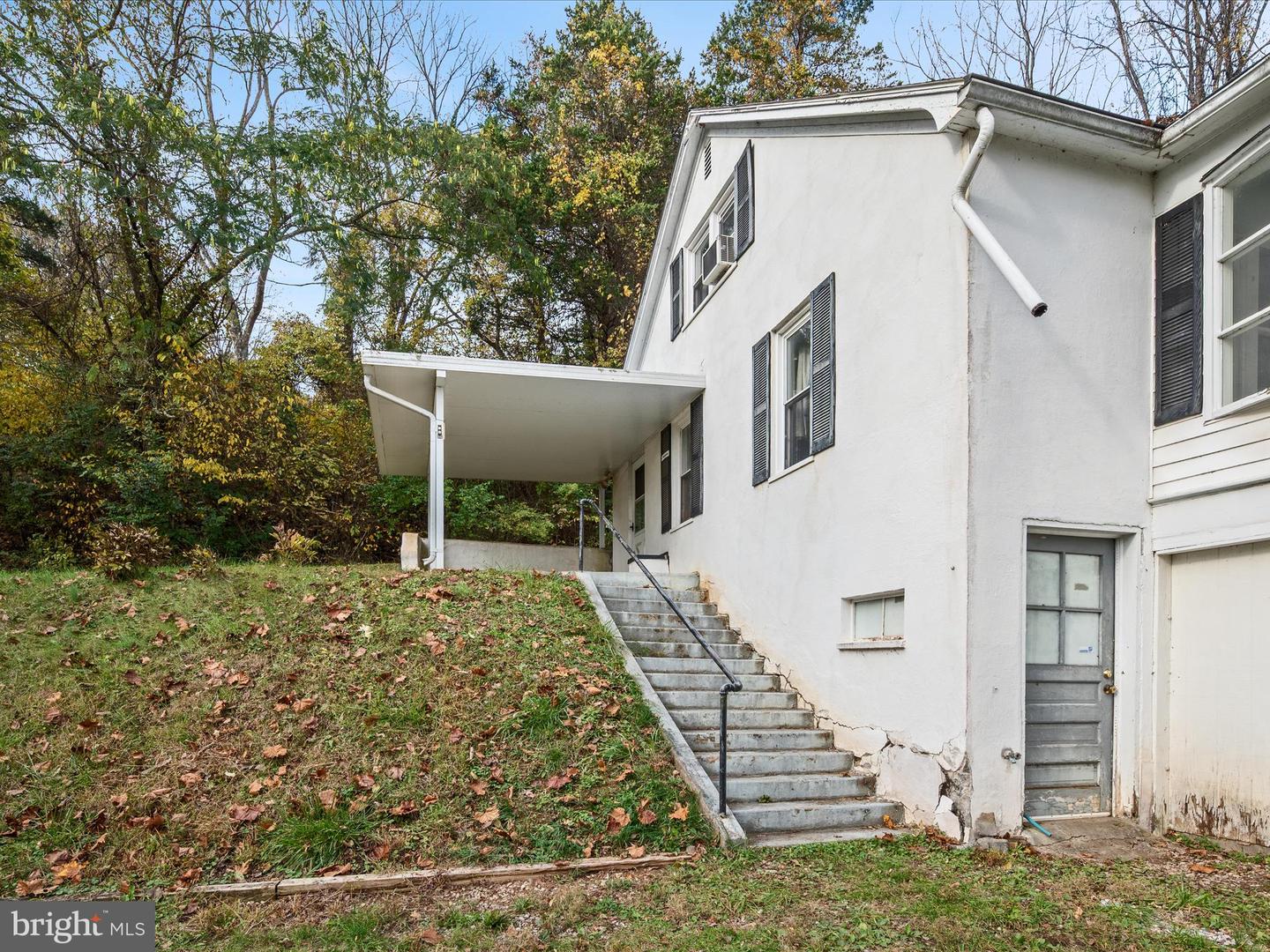 1621 LOCKES MILL ROAD RD, BERRYVILLE, Virginia 22611, 4 Bedrooms Bedrooms, ,2 BathroomsBathrooms,Residential,For sale,1621 LOCKES MILL ROAD RD,VACL2006186 MLS # VACL2006186