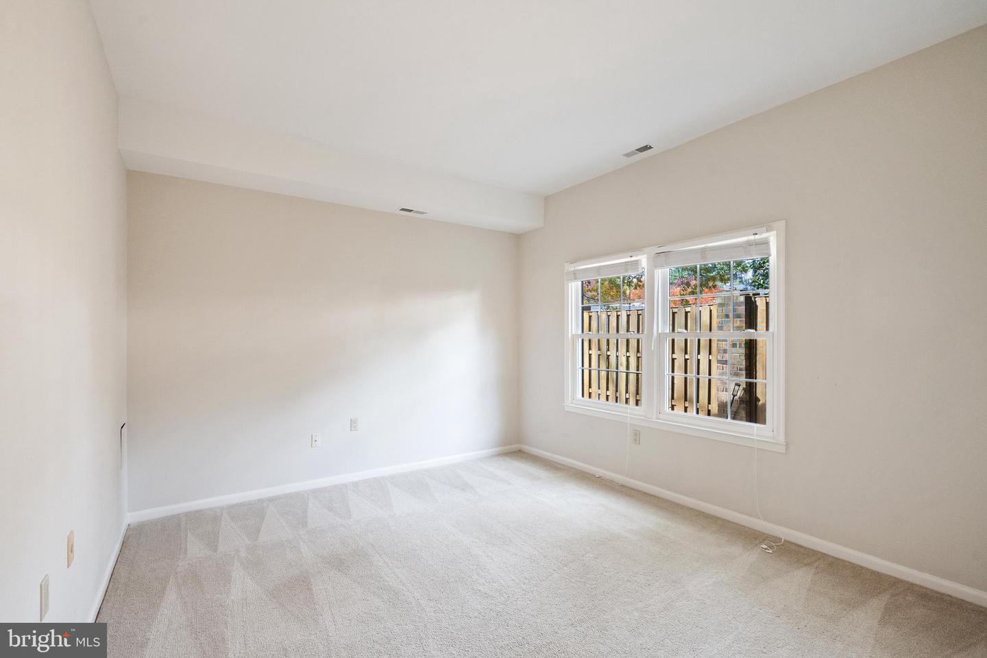 VIENNA, Virginia 22180, 4 Bedrooms Bedrooms, ,2 BathroomsBathrooms,Residential,For sale,VAFX2276786 MLS # VAFX2276786