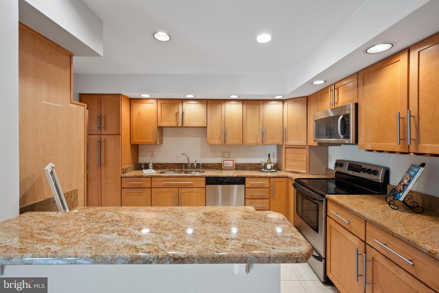 VIENNA, Virginia 22180, 4 Bedrooms Bedrooms, ,2 BathroomsBathrooms,Residential,For sale,VAFX2276786 MLS # VAFX2276786