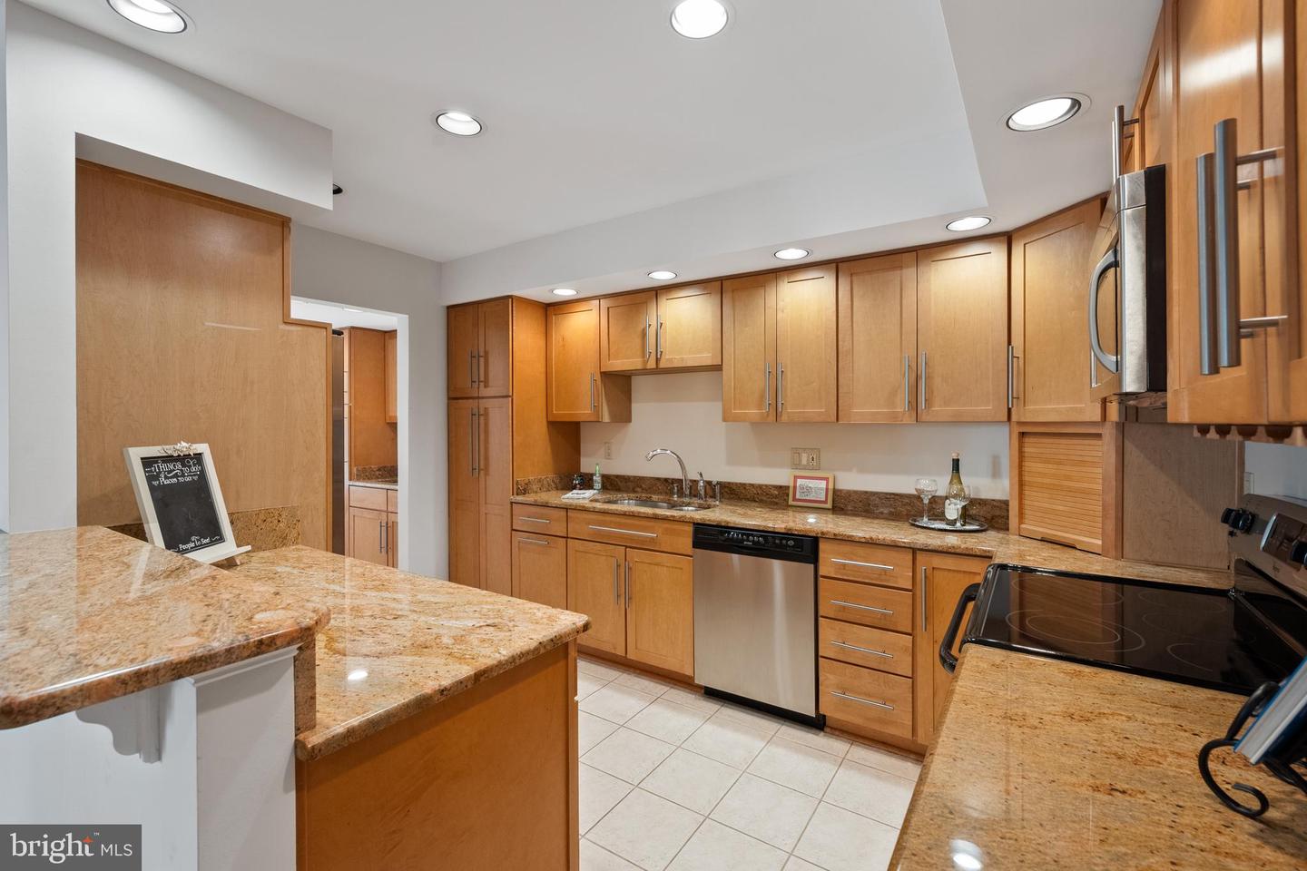 VIENNA, Virginia 22180, 4 Bedrooms Bedrooms, ,2 BathroomsBathrooms,Residential,For sale,VAFX2276786 MLS # VAFX2276786