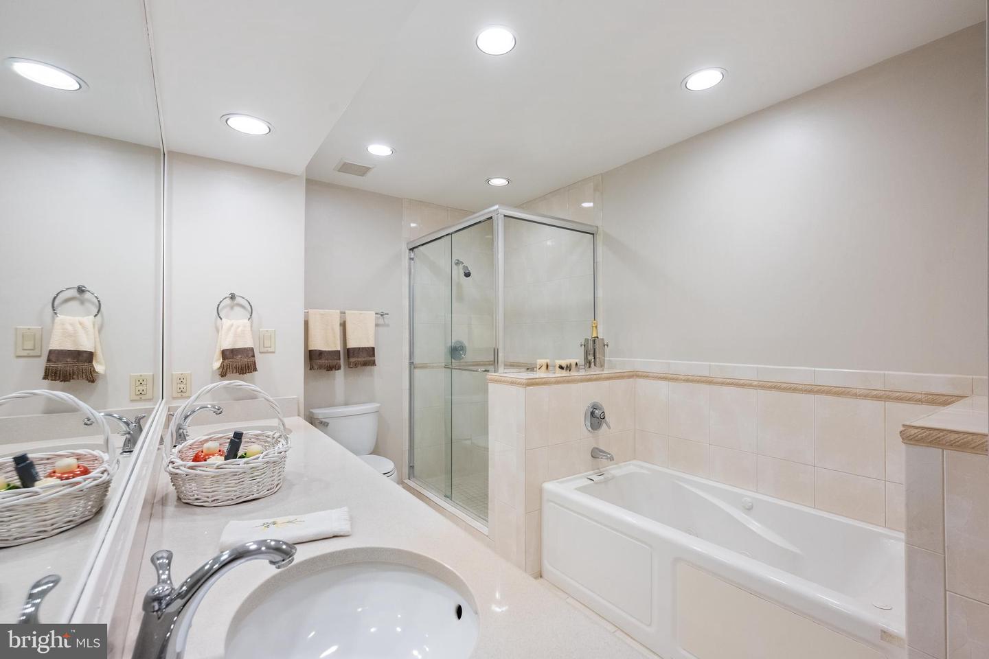 VIENNA, Virginia 22180, 4 Bedrooms Bedrooms, ,2 BathroomsBathrooms,Residential,For sale,VAFX2276786 MLS # VAFX2276786