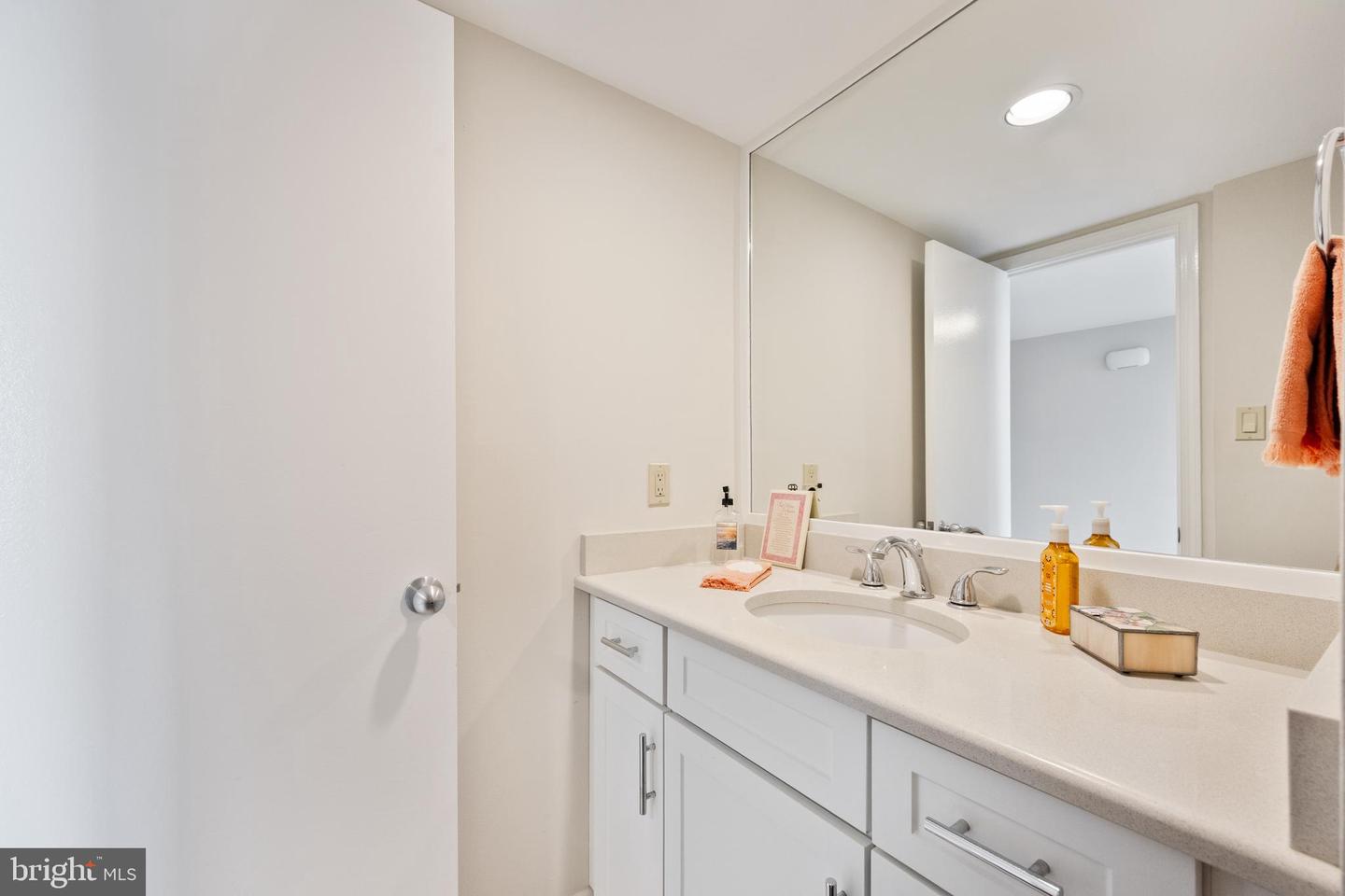 VIENNA, Virginia 22180, 4 Bedrooms Bedrooms, ,2 BathroomsBathrooms,Residential,For sale,VAFX2276786 MLS # VAFX2276786