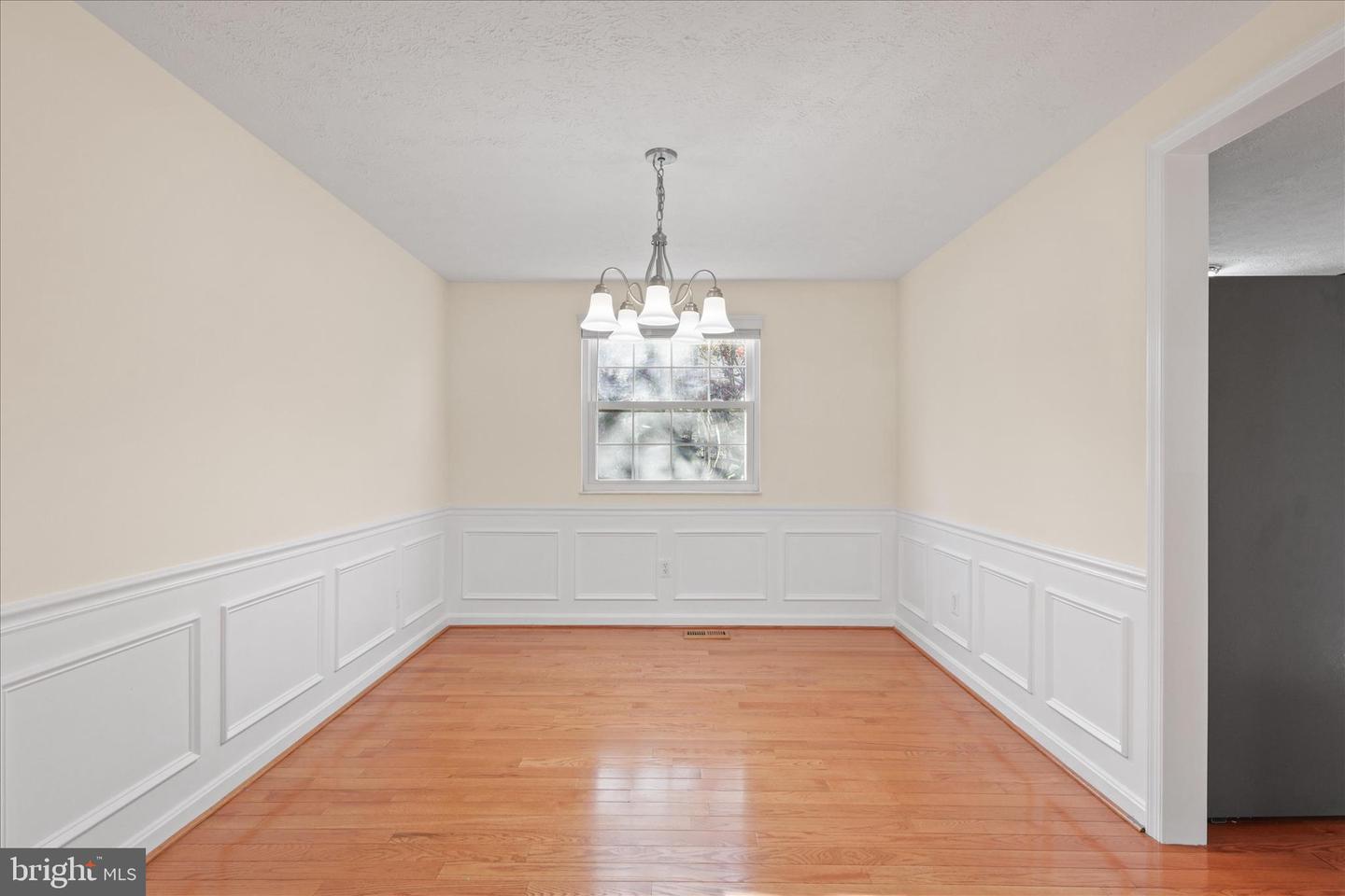 105 DEERWOOD CT, STERLING, Virginia 20164, 5 Bedrooms Bedrooms, ,3 BathroomsBathrooms,Residential,For sale,105 DEERWOOD CT,VALO2110524 MLS # VALO2110524