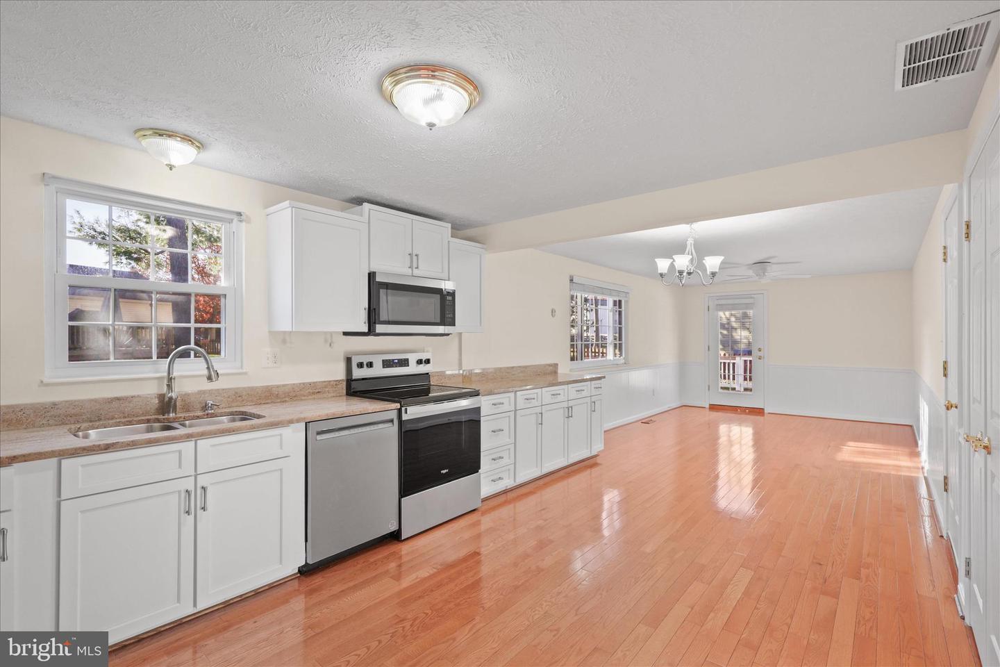 105 DEERWOOD CT, STERLING, Virginia 20164, 5 Bedrooms Bedrooms, ,3 BathroomsBathrooms,Residential,For sale,105 DEERWOOD CT,VALO2110524 MLS # VALO2110524