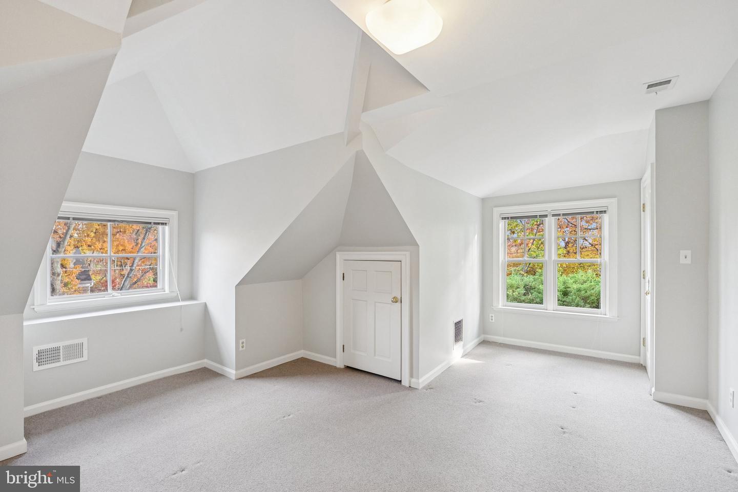 3200 44TH ST NW, WASHINGTON, District Of Columbia 20016, 5 Bedrooms Bedrooms, ,3 BathroomsBathrooms,Residential,For sale,3200 44TH ST NW,DCDC2230464 MLS # DCDC2230464