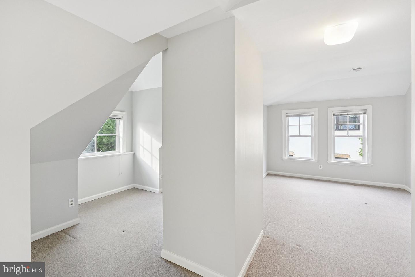 3200 44TH ST NW, WASHINGTON, District Of Columbia 20016, 5 Bedrooms Bedrooms, ,3 BathroomsBathrooms,Residential,For sale,3200 44TH ST NW,DCDC2230464 MLS # DCDC2230464