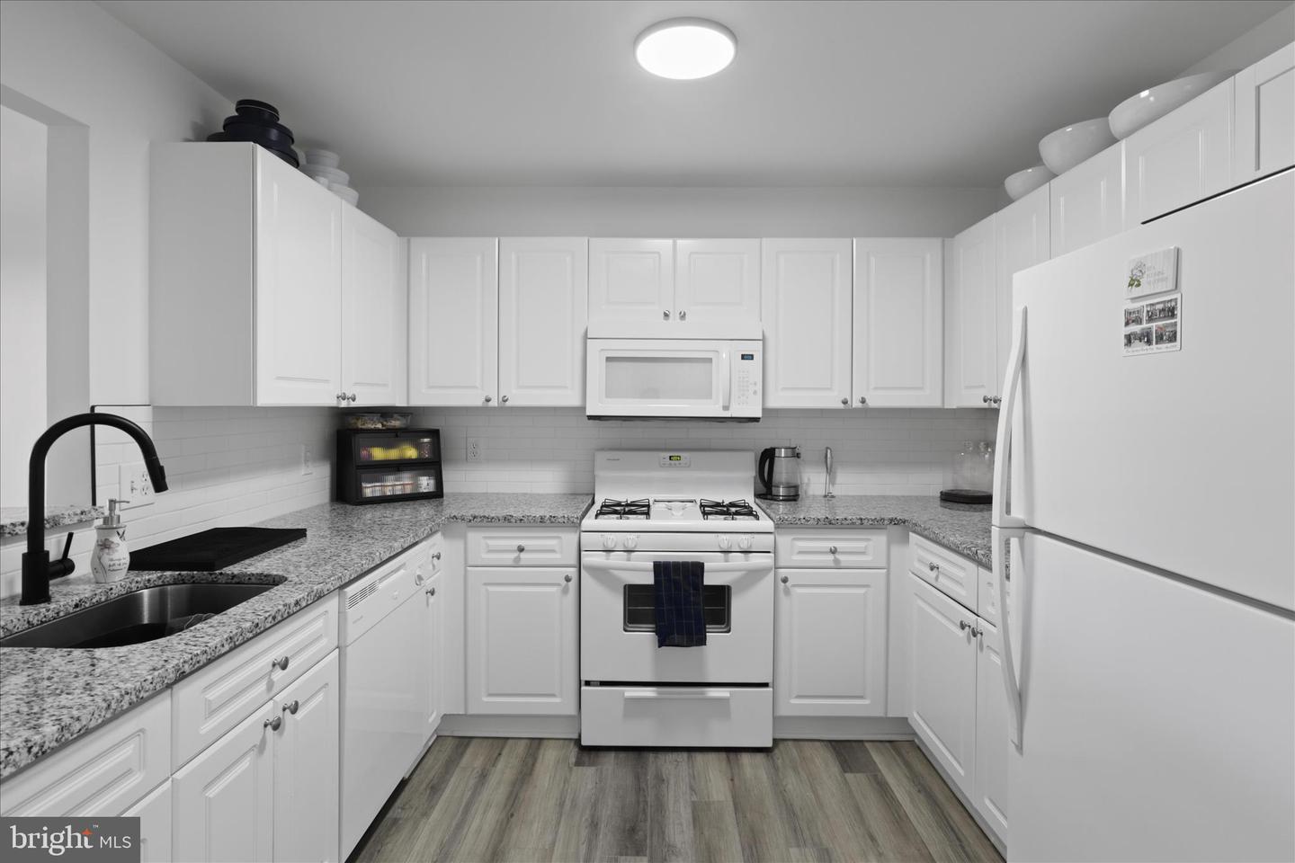 20605 CORNSTALK TER #302, ASHBURN, Virginia 20147, 2 Bedrooms Bedrooms, ,2 BathroomsBathrooms,Residential,For sale,20605 CORNSTALK TER #302,VALO2110572 MLS # VALO2110572