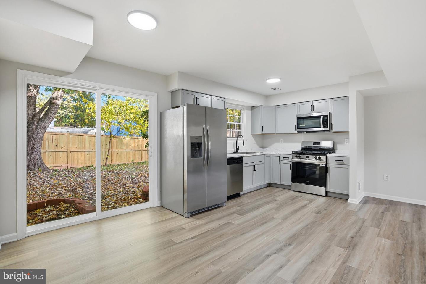 13357 PELICAN RD, WOODBRIDGE, Virginia 22193, 4 Bedrooms Bedrooms, ,2 BathroomsBathrooms,Residential,For sale,13357 PELICAN RD,VAPW2107328 MLS # VAPW2107328