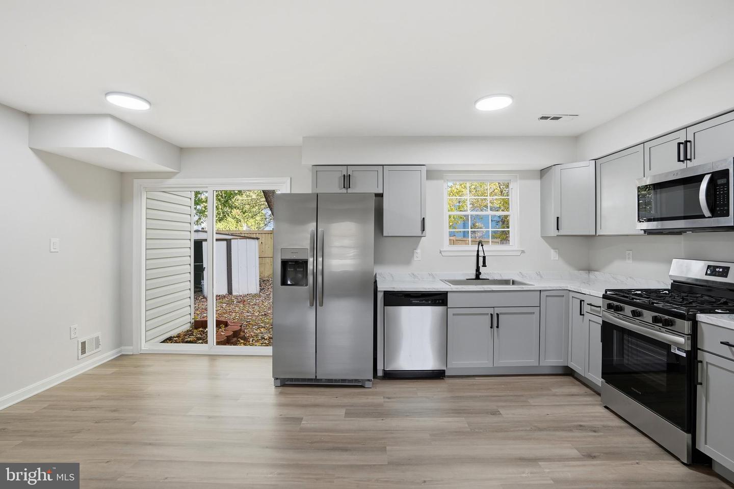 13357 PELICAN RD, WOODBRIDGE, Virginia 22193, 4 Bedrooms Bedrooms, ,2 BathroomsBathrooms,Residential,For sale,13357 PELICAN RD,VAPW2107328 MLS # VAPW2107328