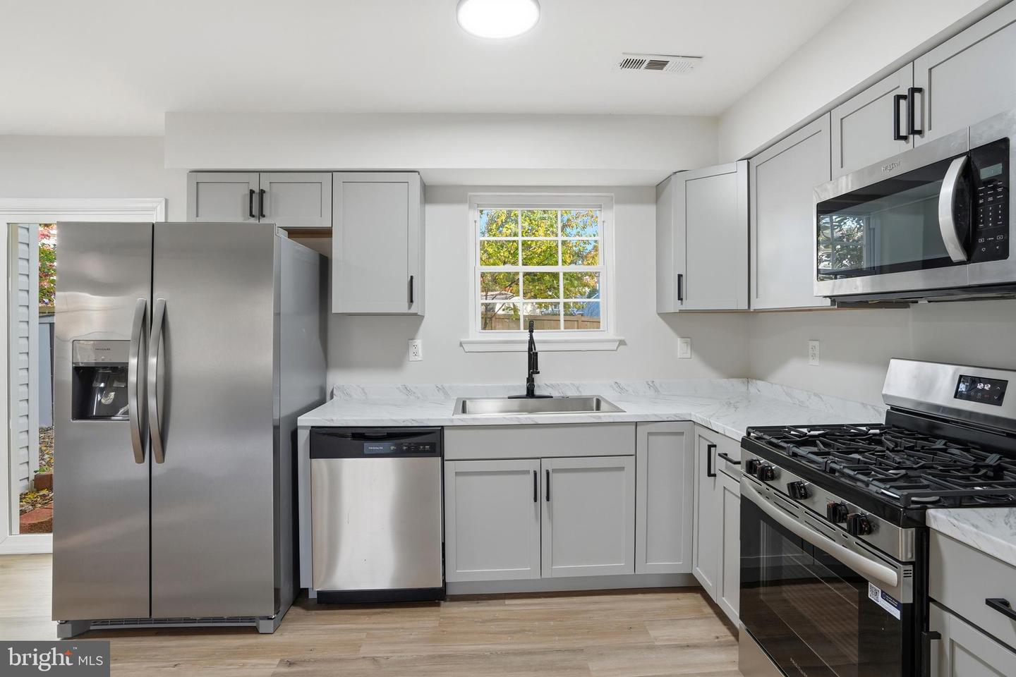 13357 PELICAN RD, WOODBRIDGE, Virginia 22193, 4 Bedrooms Bedrooms, ,2 BathroomsBathrooms,Residential,For sale,13357 PELICAN RD,VAPW2107328 MLS # VAPW2107328