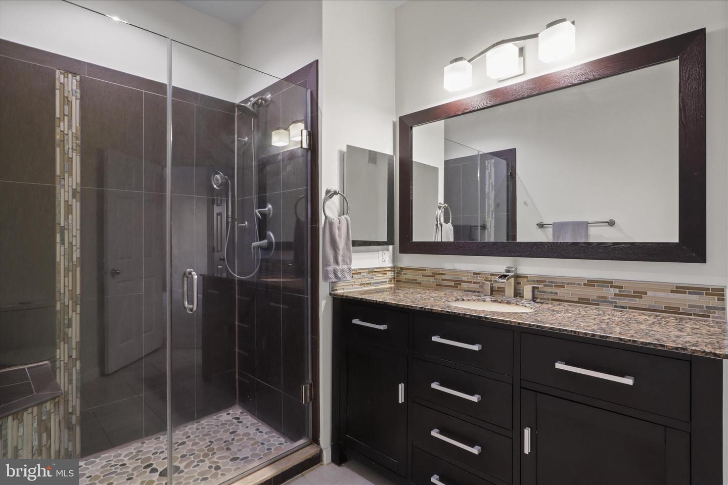 2301 25TH ST S #4-306, ARLINGTON, Virginia 22206, 2 Bedrooms Bedrooms, ,2 BathroomsBathrooms,Residential,For sale,2301 25TH ST S #4-306,VAAR2065752 MLS # VAAR2065752