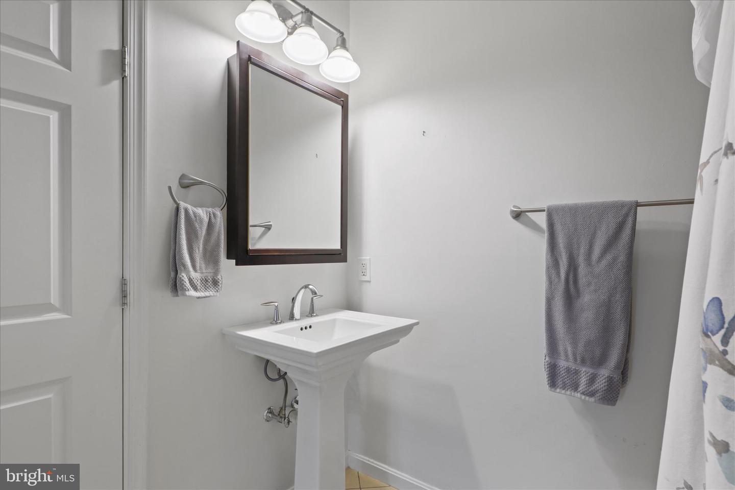 2301 25TH ST S #4-306, ARLINGTON, Virginia 22206, 2 Bedrooms Bedrooms, ,2 BathroomsBathrooms,Residential,For sale,2301 25TH ST S #4-306,VAAR2065752 MLS # VAAR2065752