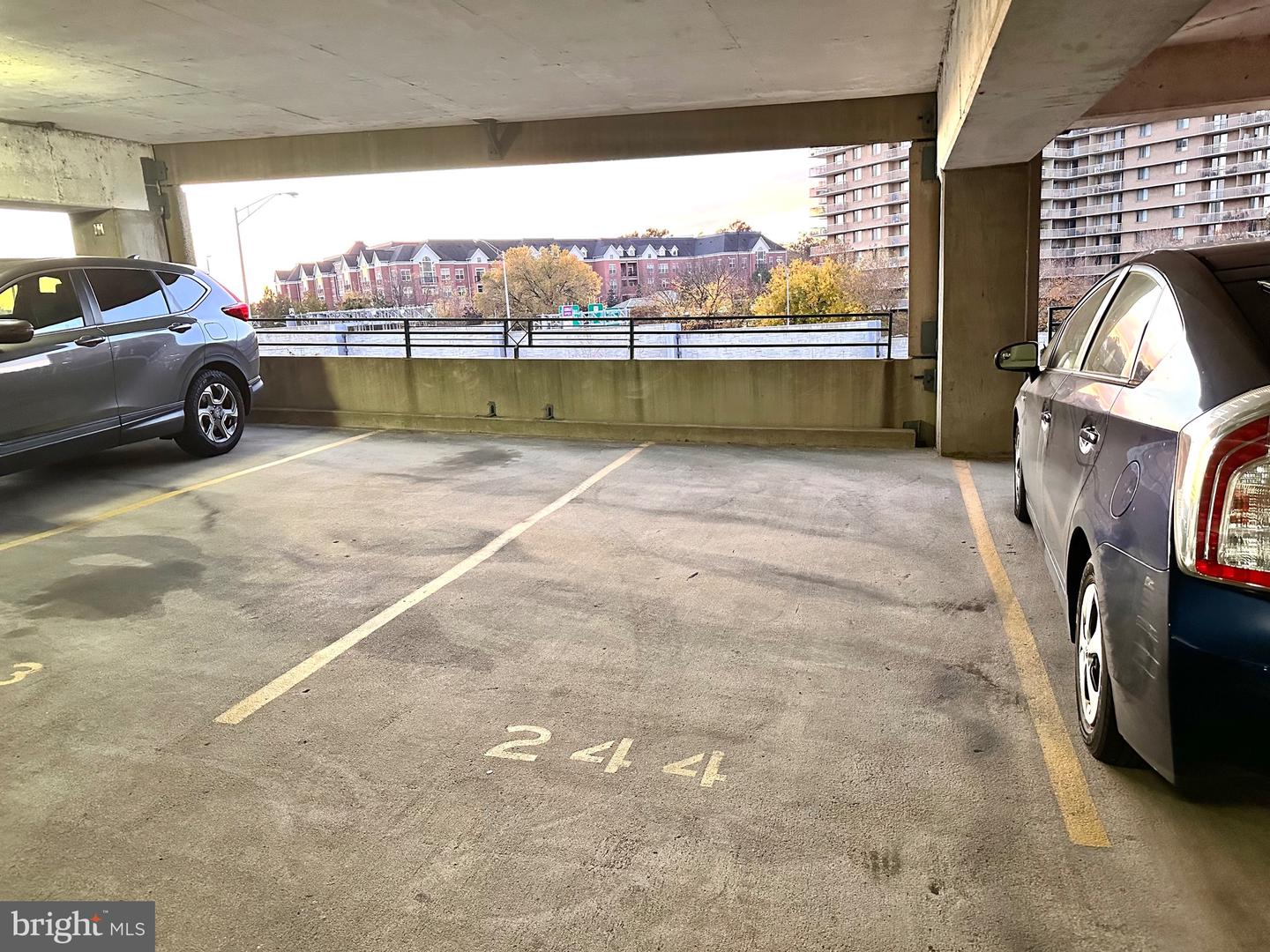 2301 25TH ST S #4-306, ARLINGTON, Virginia 22206, 2 Bedrooms Bedrooms, ,2 BathroomsBathrooms,Residential,For sale,2301 25TH ST S #4-306,VAAR2065752 MLS # VAAR2065752