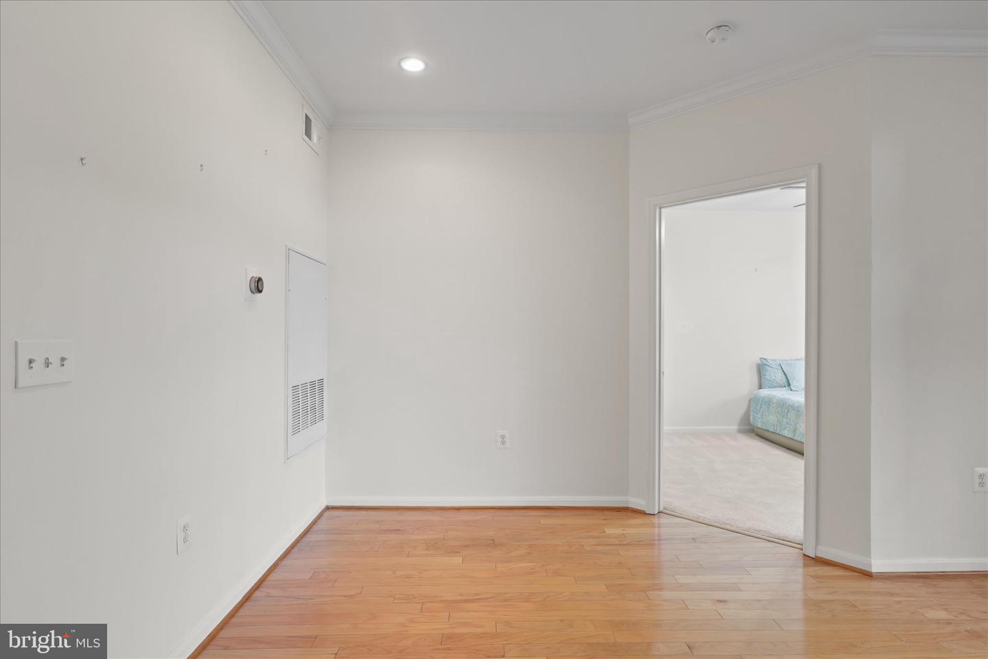 2301 25TH ST S #4-306, ARLINGTON, Virginia 22206, 2 Bedrooms Bedrooms, ,2 BathroomsBathrooms,Residential,For sale,2301 25TH ST S #4-306,VAAR2065752 MLS # VAAR2065752