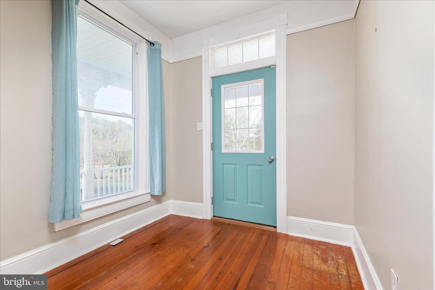 1475 SANDY HOOK RD, STRASBURG, Virginia 22657, 4 Bedrooms Bedrooms, ,2 BathroomsBathrooms,Residential,For sale,1475 SANDY HOOK RD,VASH2012940 MLS # VASH2012940 1475 SANDY HOOK RD, STRASBURG, Virginia 22657, 4 Bedrooms Bedrooms, ,2 BathroomsBathrooms,Residential,For sale,1475 SANDY HOOK RD,VASH2012940 MLS # VASH2012940