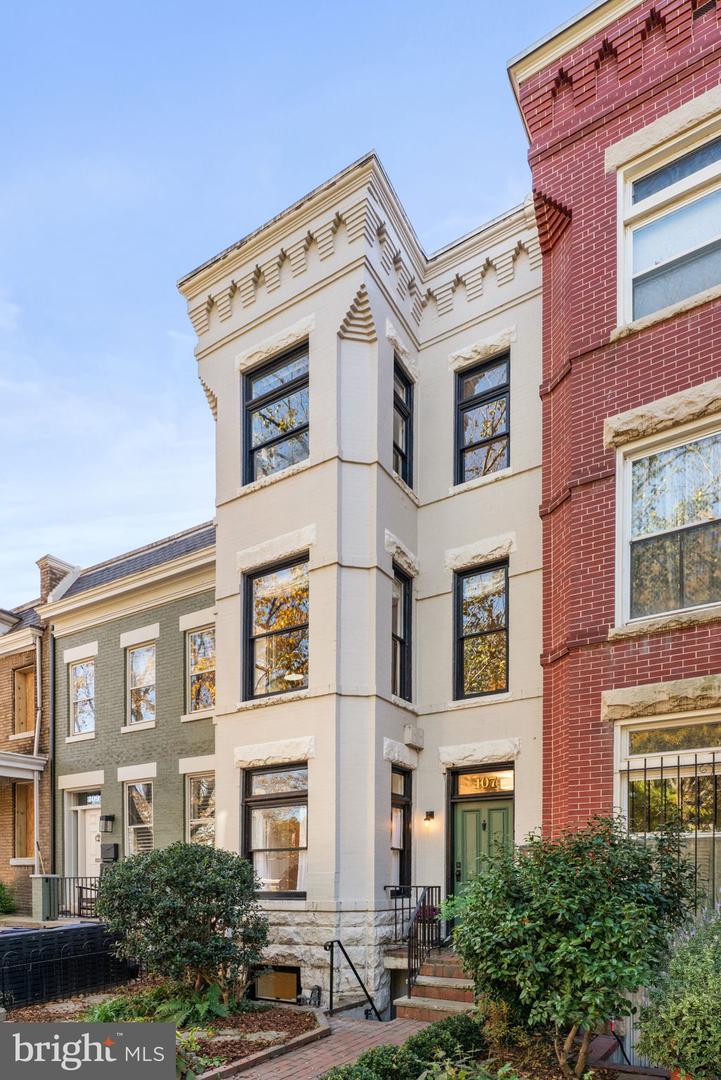 107 KENTUCKY AVE SE, WASHINGTON, District Of Columbia 20003, 4 Bedrooms Bedrooms, ,3 BathroomsBathrooms,Residential,For sale,107 KENTUCKY AVE SE,DCDC2230712 MLS # DCDC2230712 107 KENTUCKY AVE SE, WASHINGTON, District Of Columbia 20003, 4 Bedrooms Bedrooms, ,3 BathroomsBathrooms,Residential,For sale,107 KENTUCKY AVE SE,DCDC2230712 MLS # DCDC2230712