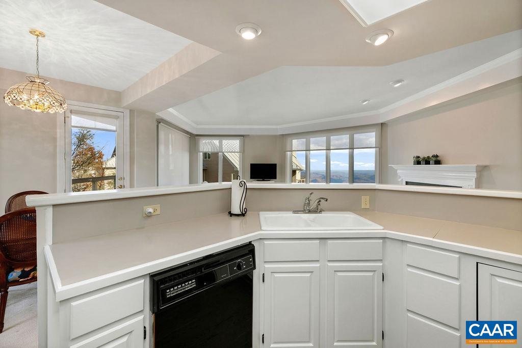 1817 HIGH RIDGE CT CONDOS, ROSELAND, Virginia 22967, 3 Bedrooms Bedrooms, ,3 BathroomsBathrooms,Residential,For sale,1817 HIGH RIDGE CT CONDOS,670800 MLS # 670800