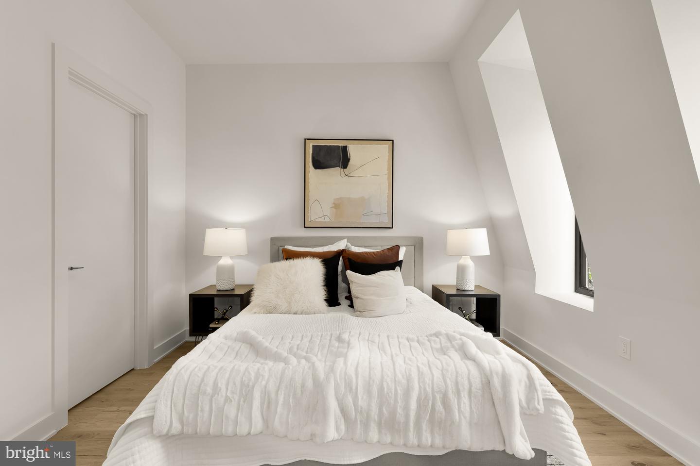 2647 41ST ST NW #4, WASHINGTON, District Of Columbia 20007, 3 Bedrooms Bedrooms, ,2 BathroomsBathrooms,Residential,For sale,2647 41ST ST NW #4,DCDC2230774 MLS # DCDC2230774