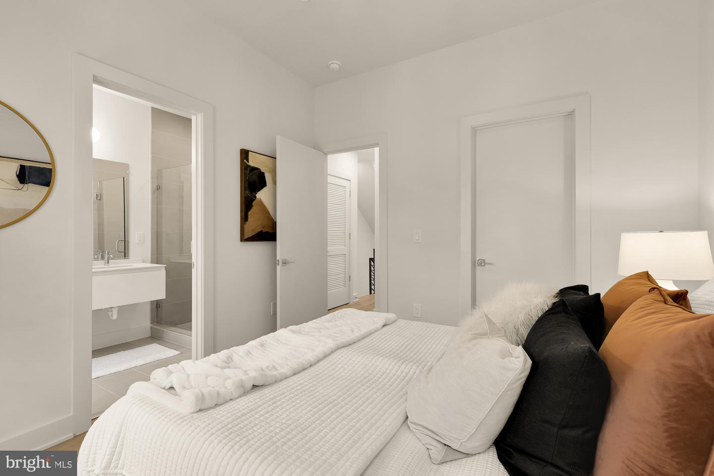 2647 41ST ST NW #4, WASHINGTON, District Of Columbia 20007, 3 Bedrooms Bedrooms, ,2 BathroomsBathrooms,Residential,For sale,2647 41ST ST NW #4,DCDC2230774 MLS # DCDC2230774