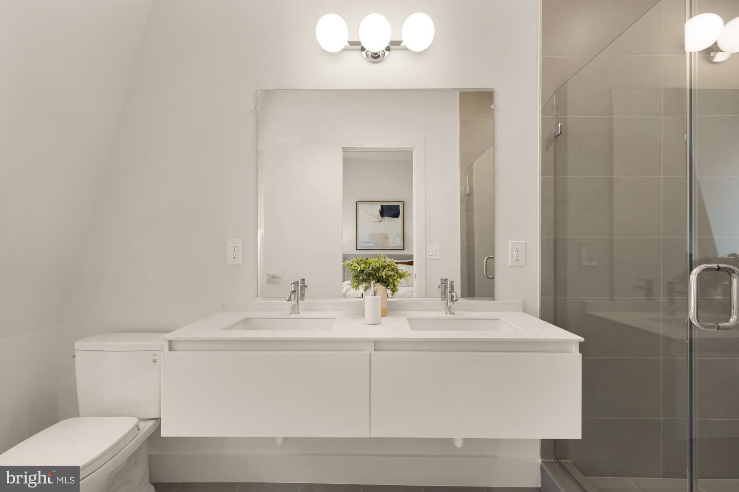 2647 41ST ST NW #4, WASHINGTON, District Of Columbia 20007, 3 Bedrooms Bedrooms, ,2 BathroomsBathrooms,Residential,For sale,2647 41ST ST NW #4,DCDC2230774 MLS # DCDC2230774