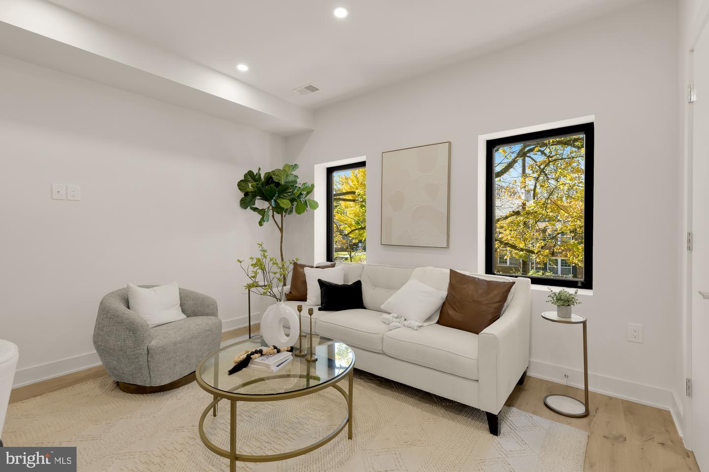 2647 41ST ST NW #4, WASHINGTON, District Of Columbia 20007, 3 Bedrooms Bedrooms, ,2 BathroomsBathrooms,Residential,For sale,2647 41ST ST NW #4,DCDC2230774 MLS # DCDC2230774