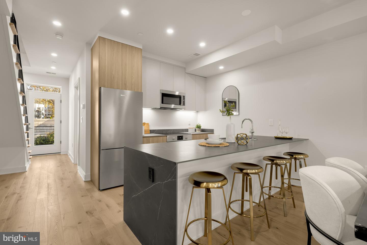 2647 41ST ST NW #4, WASHINGTON, District Of Columbia 20007, 3 Bedrooms Bedrooms, ,2 BathroomsBathrooms,Residential,For sale,2647 41ST ST NW #4,DCDC2230774 MLS # DCDC2230774