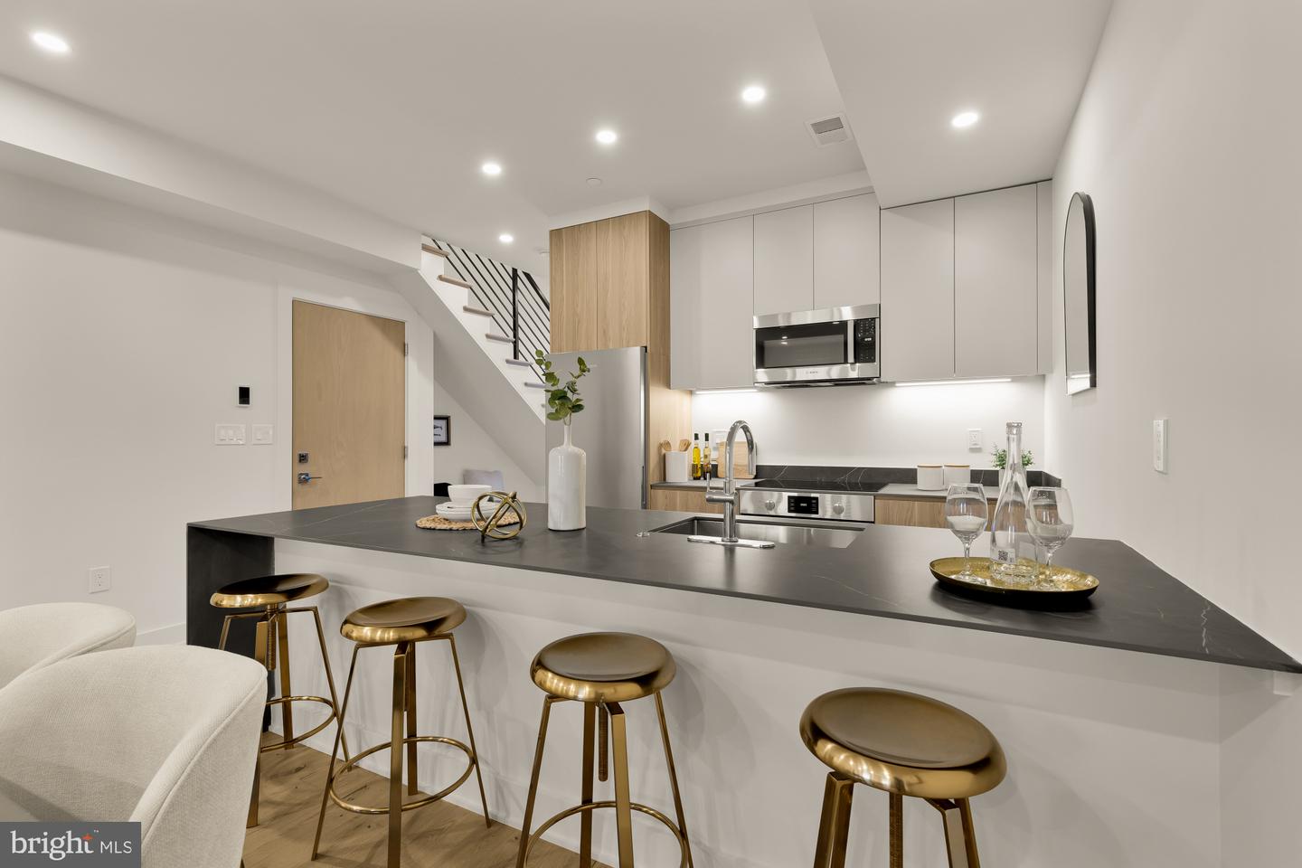 2647 41ST ST NW #4, WASHINGTON, District Of Columbia 20007, 3 Bedrooms Bedrooms, ,2 BathroomsBathrooms,Residential,For sale,2647 41ST ST NW #4,DCDC2230774 MLS # DCDC2230774