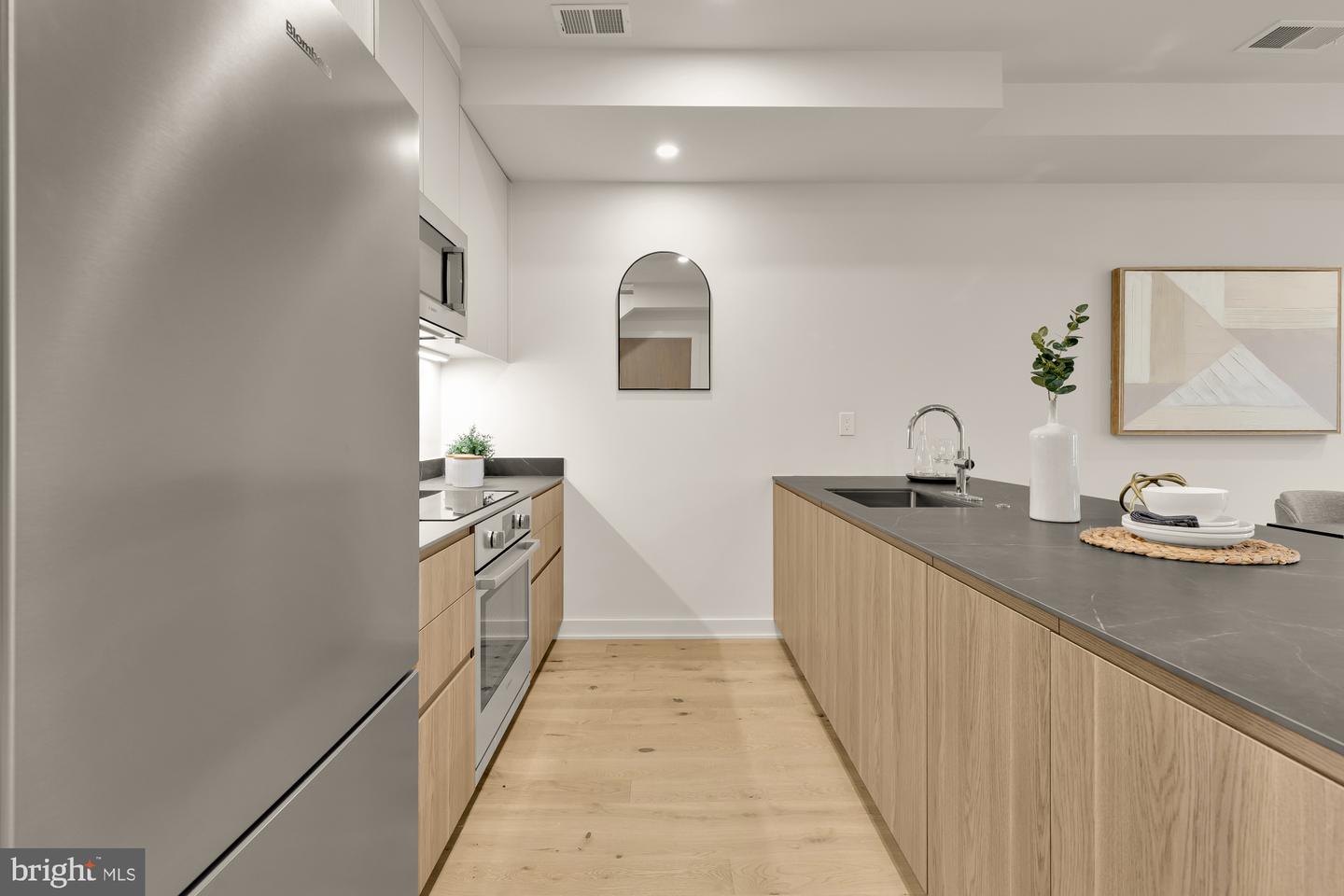 2647 41ST ST NW #4, WASHINGTON, District Of Columbia 20007, 3 Bedrooms Bedrooms, ,2 BathroomsBathrooms,Residential,For sale,2647 41ST ST NW #4,DCDC2230774 MLS # DCDC2230774