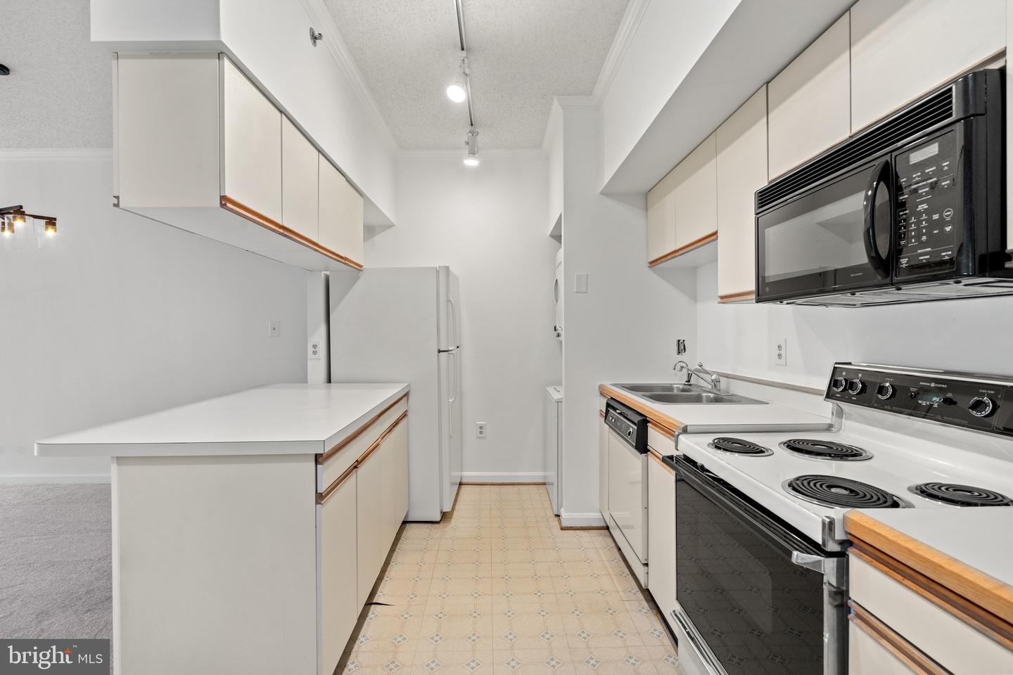 1211 S EADS ST #1009, ARLINGTON, Virginia 22202, 1 Bedroom Bedrooms, ,1 BathroomBathrooms,Residential,For sale,1211 S EADS ST #1009,VAAR2065818 MLS # VAAR2065818