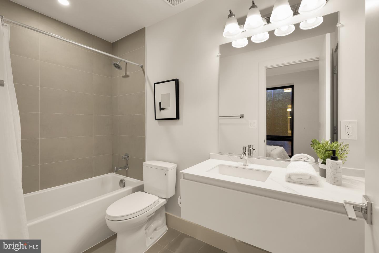 2647 41ST ST NW #2, WASHINGTON, District Of Columbia 20007, 3 Bedrooms Bedrooms, ,2 BathroomsBathrooms,Residential,For sale,2647 41ST ST NW #2,DCDC2230840 MLS # DCDC2230840