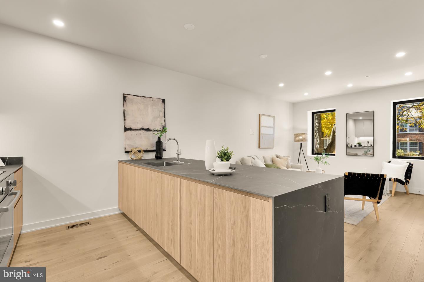 2647 41ST ST NW #2, WASHINGTON, District Of Columbia 20007, 3 Bedrooms Bedrooms, ,2 BathroomsBathrooms,Residential,For sale,2647 41ST ST NW #2,DCDC2230840 MLS # DCDC2230840