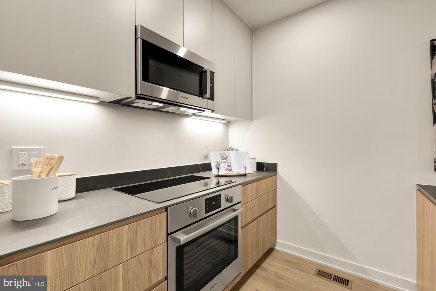 2647 41ST ST NW #2, WASHINGTON, District Of Columbia 20007, 3 Bedrooms Bedrooms, ,2 BathroomsBathrooms,Residential,For sale,2647 41ST ST NW #2,DCDC2230840 MLS # DCDC2230840