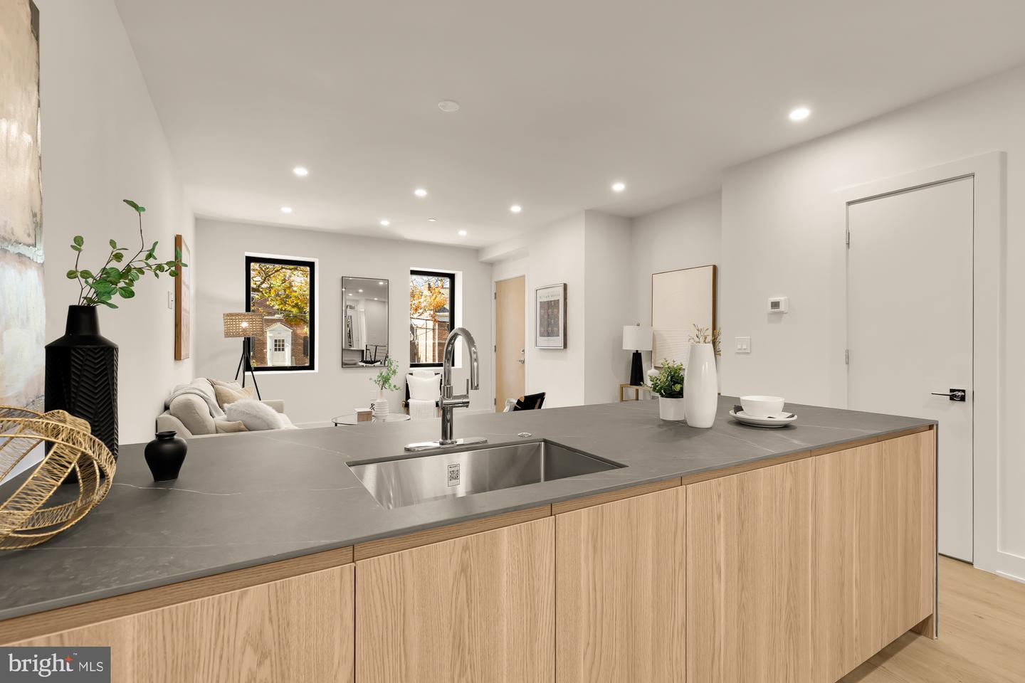 2647 41ST ST NW #2, WASHINGTON, District Of Columbia 20007, 3 Bedrooms Bedrooms, ,2 BathroomsBathrooms,Residential,For sale,2647 41ST ST NW #2,DCDC2230840 MLS # DCDC2230840