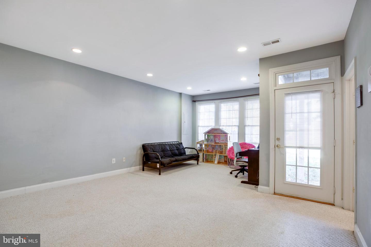 6907 STANWICK SQ, GAINESVILLE, Virginia 20155, 3 Bedrooms Bedrooms, ,2 BathroomsBathrooms,Residential,For sale,6907 STANWICK SQ,VAPW2107470 MLS # VAPW2107470