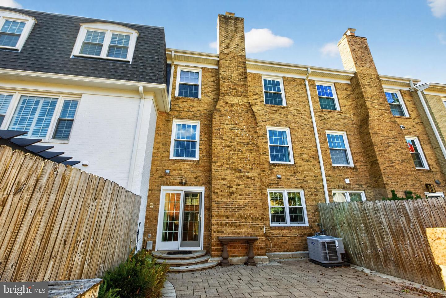 7416 HALLCREST, MCLEAN, Virginia 22102, 4 Bedrooms Bedrooms, ,3 BathroomsBathrooms,Residential,For sale,7416 HALLCREST,VAFX2278282 MLS # VAFX2278282