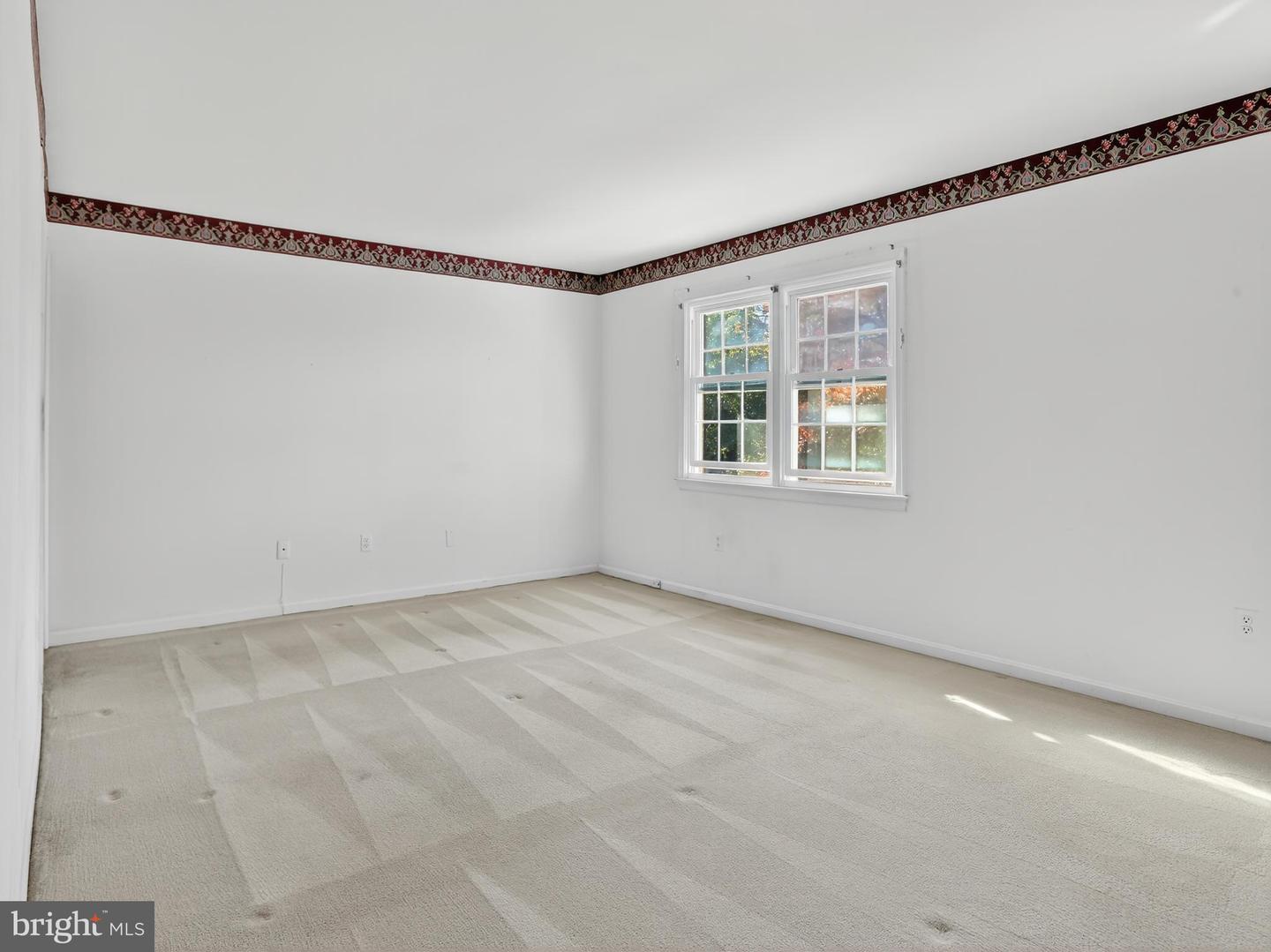 7416 HALLCREST, MCLEAN, Virginia 22102, 4 Bedrooms Bedrooms, ,3 BathroomsBathrooms,Residential,For sale,7416 HALLCREST,VAFX2278282 MLS # VAFX2278282