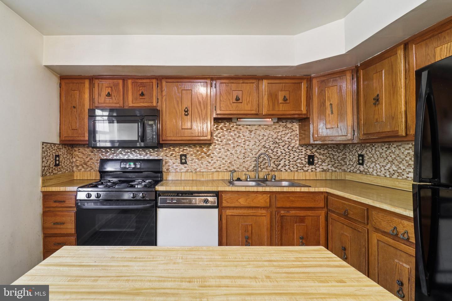 15037 CATALPA CT, WOODBRIDGE, Virginia 22193, 3 Bedrooms Bedrooms, ,2 BathroomsBathrooms,Residential,For sale,15037 CATALPA CT,VAPW2107494 MLS # VAPW2107494