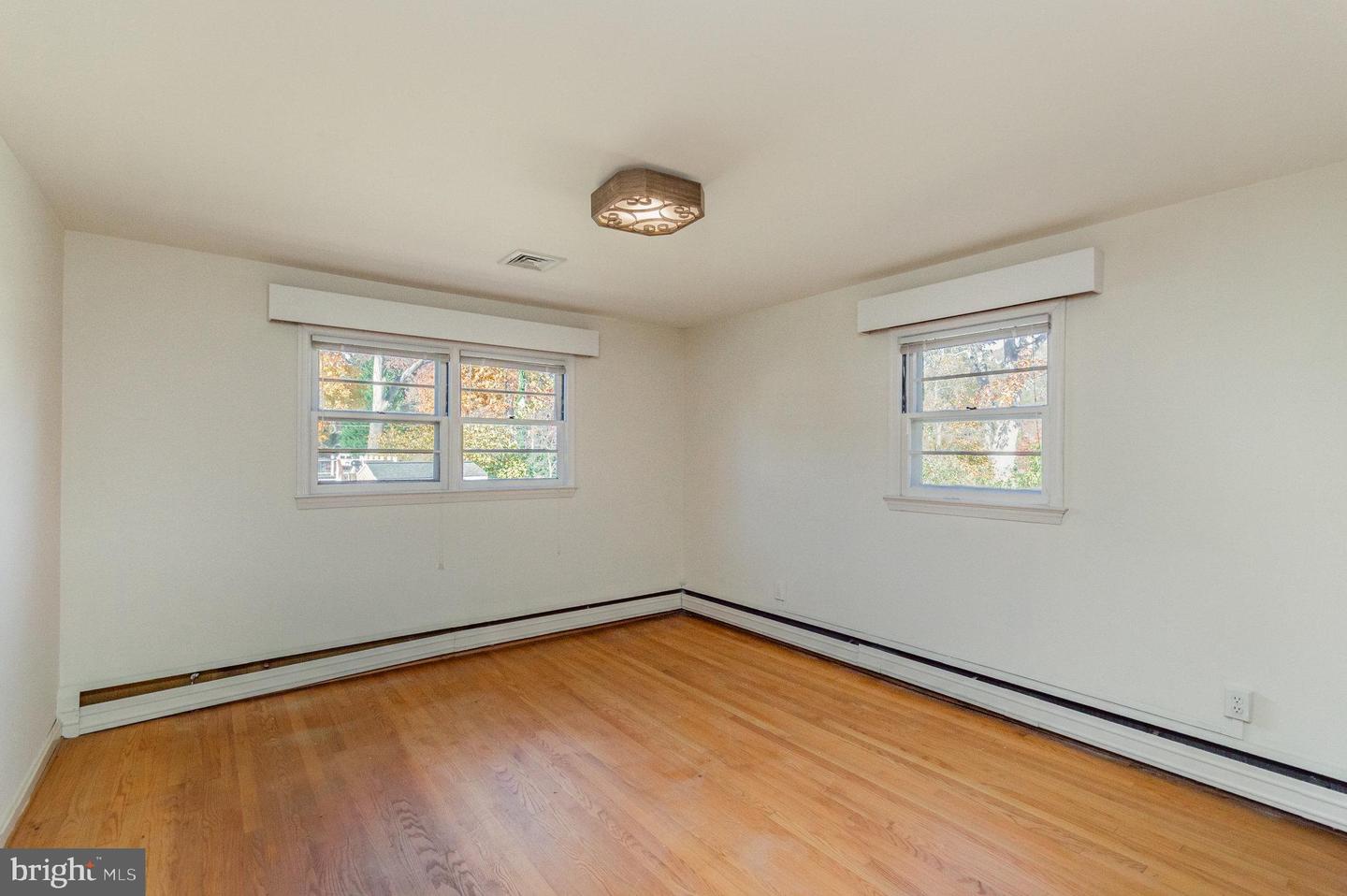 6478 WOODRIDGE RD, ALEXANDRIA, Virginia 22312, 4 Bedrooms Bedrooms, 6 Rooms Rooms,2 BathroomsBathrooms,Residential,For sale,6478 WOODRIDGE RD,VAFX2278374 MLS # VAFX2278374