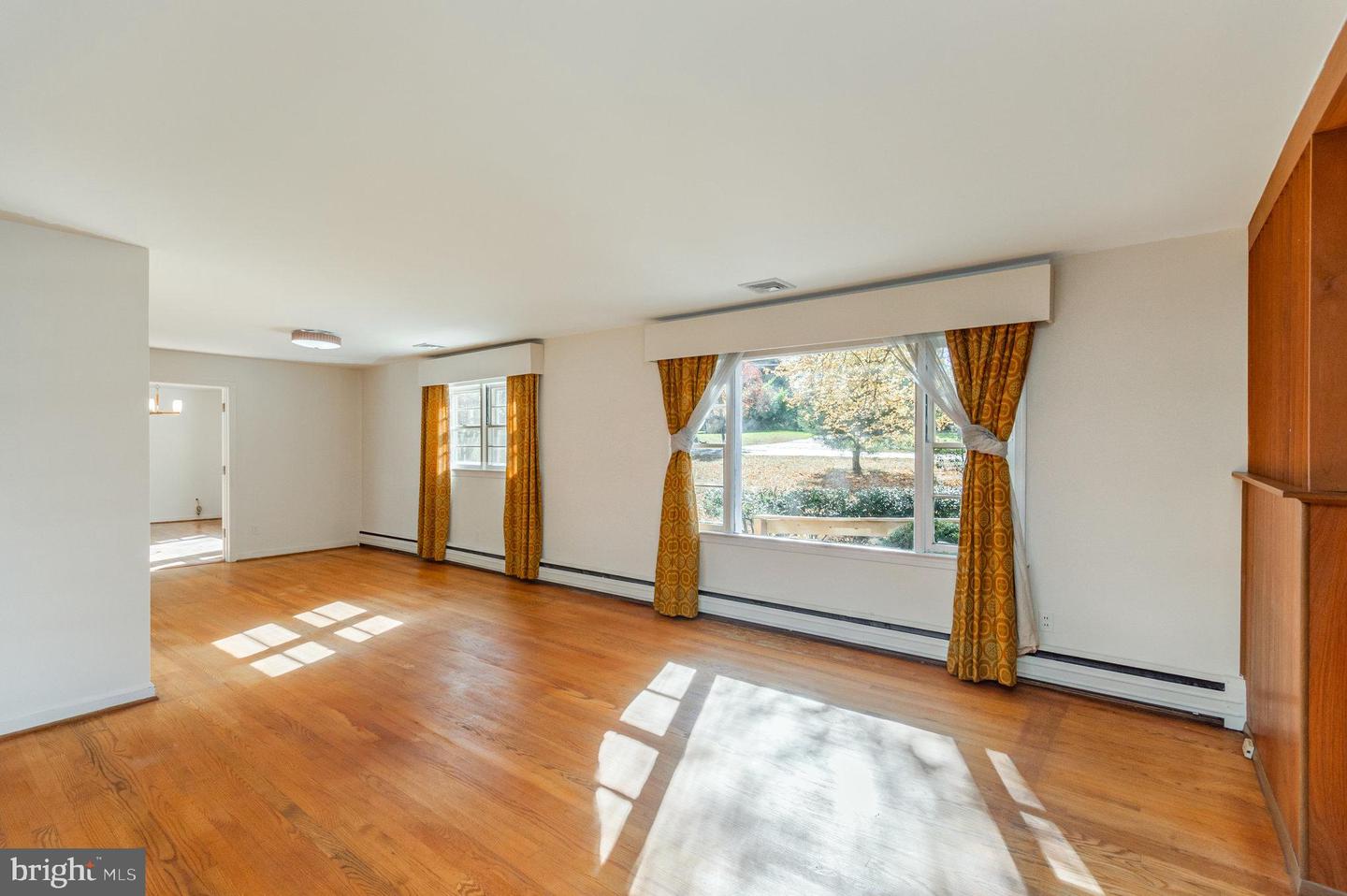 6478 WOODRIDGE RD, ALEXANDRIA, Virginia 22312, 4 Bedrooms Bedrooms, 6 Rooms Rooms,2 BathroomsBathrooms,Residential,For sale,6478 WOODRIDGE RD,VAFX2278374 MLS # VAFX2278374